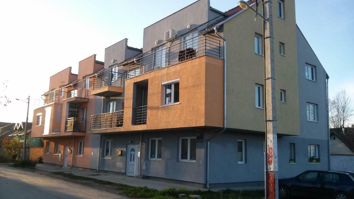 Apartman Tatjana Nowy Sad Zewnętrze zdjęcie